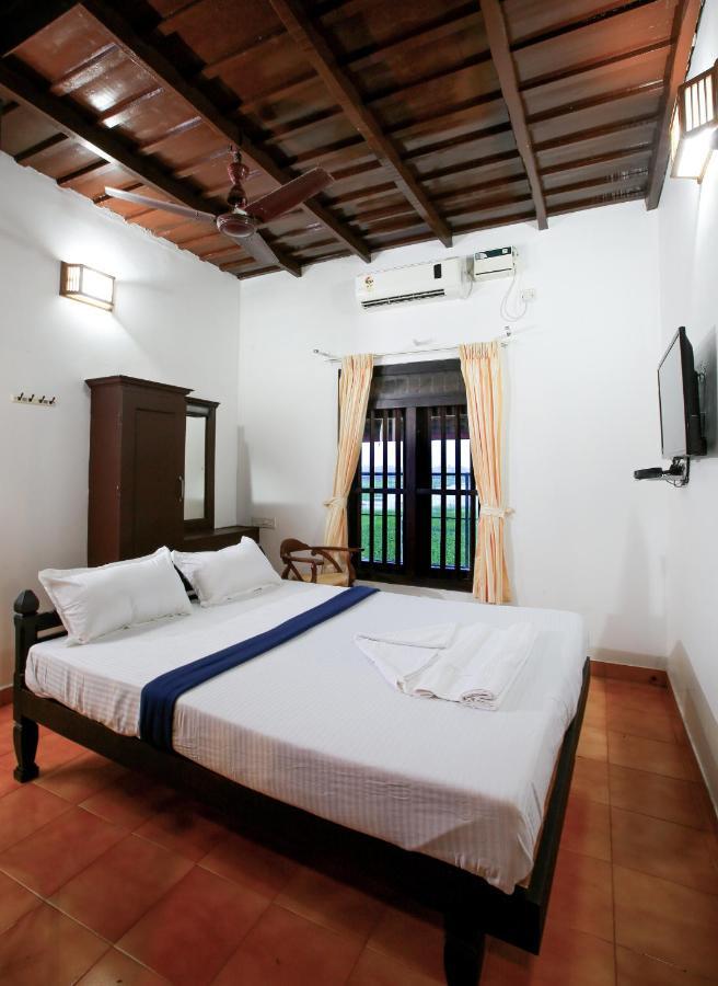 Palmy Lake Resort Alappuzha Eksteriør bilde