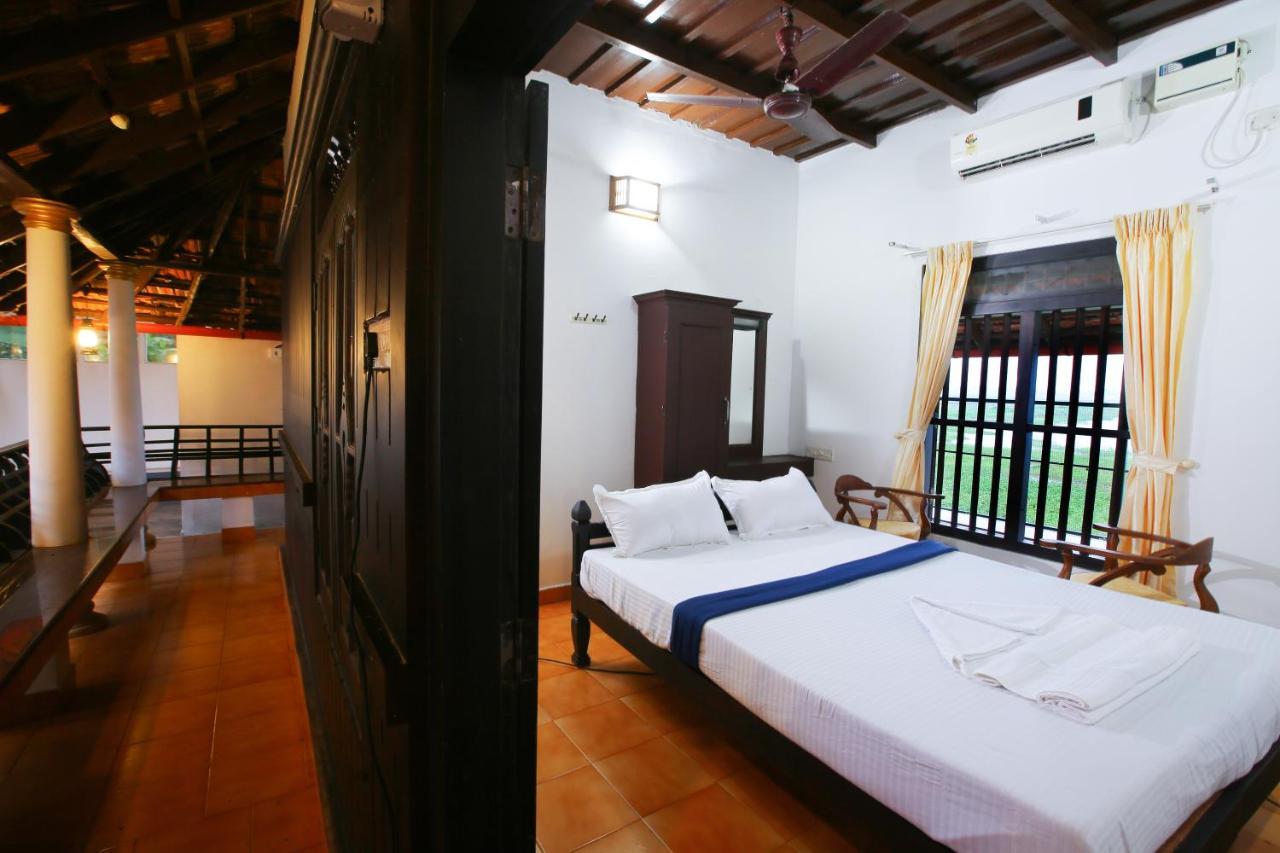Palmy Lake Resort Alappuzha Eksteriør bilde
